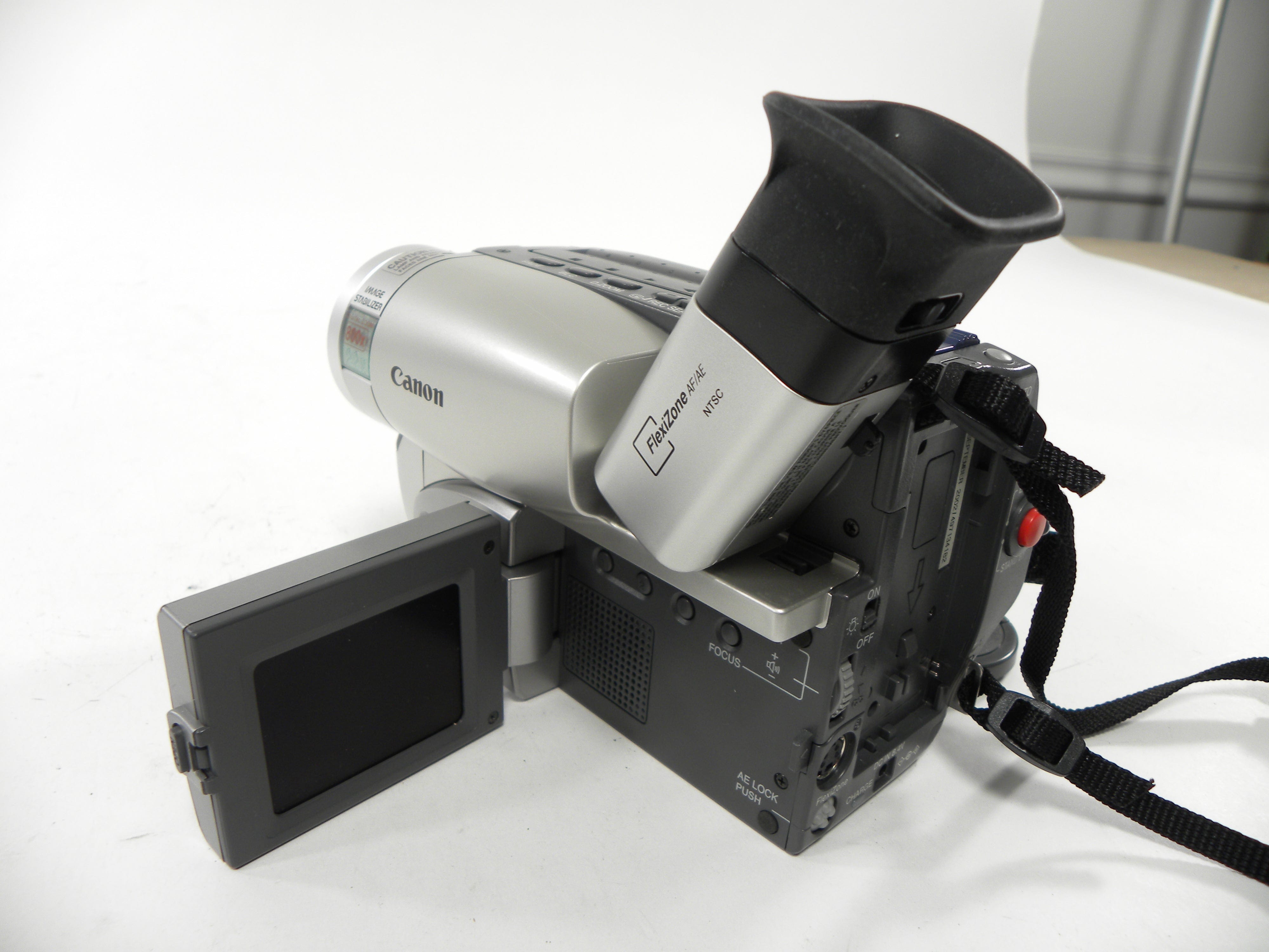 Canon ES8400V Hi 8 Camcorder – Camera Exchange