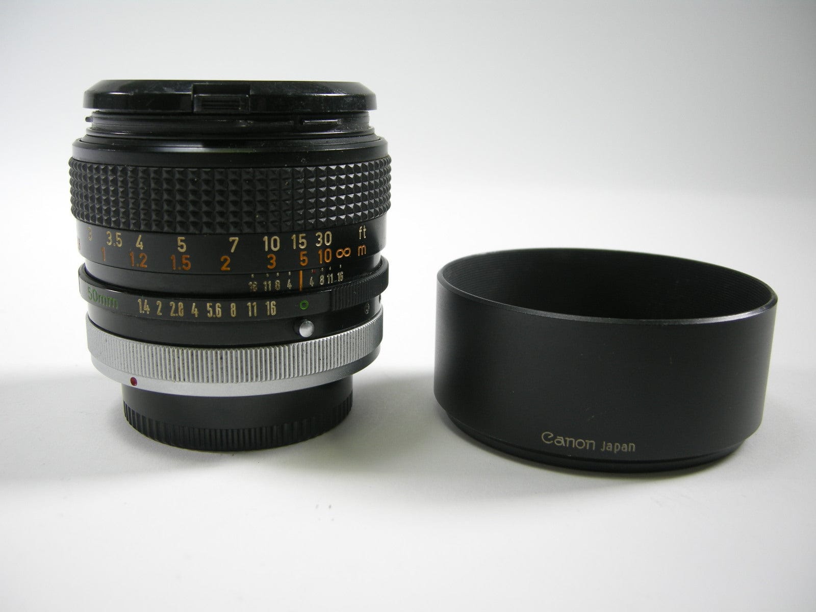 Canon FD 50 mm 1: 1,4 S.S.C. avec un étui proche du neuf Groothoeklens Canon FD 50 mm 1: 1,4 S.S.C. avec un étui proche du neuf Groothoeklens