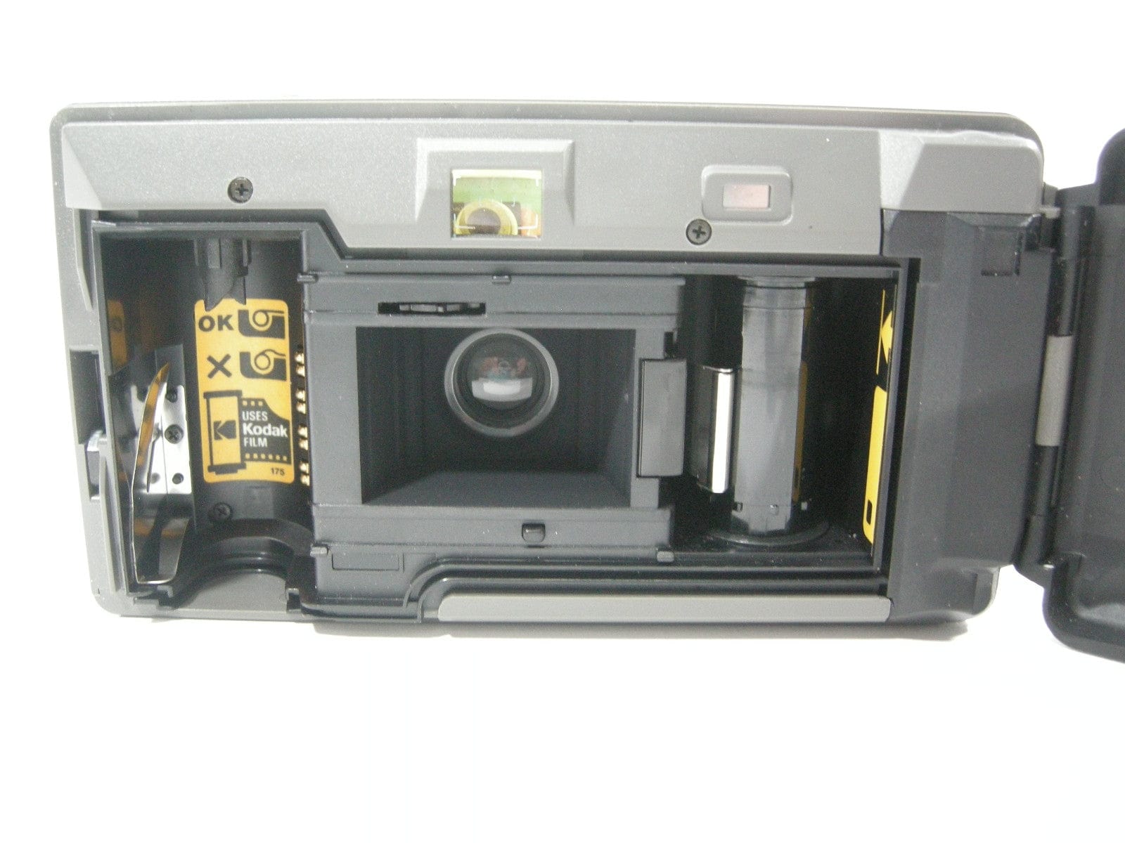 Chinon Multi Focus Auto 3001 35mm camera with 135mm f2.8 – Camera