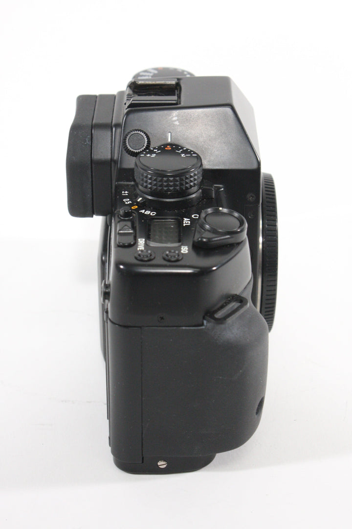 Contax ST 35mm Film SLR Camera with P-7 Battery Holder 35mm Film Cameras - 35mm SLR Cameras Contax 002971