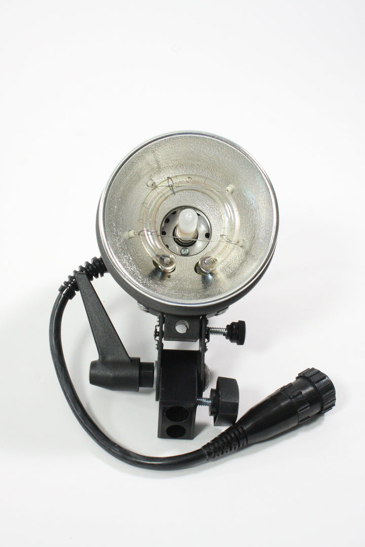 Dynalite 1000 - 2 Strobe Kit with Stands and Umbrellas Studio Lighting and Equipment Dynalite 117-3115