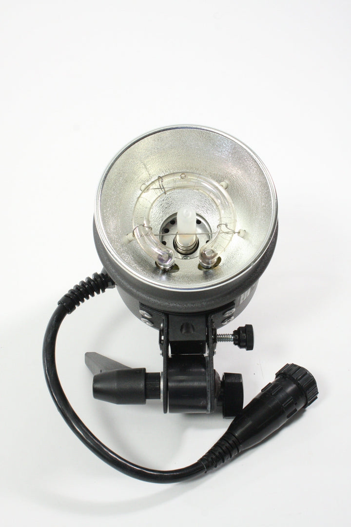 Dynalite 1000 - 2 Strobe Kit with Stands and Umbrellas Studio Lighting and Equipment Dynalite 117-3115