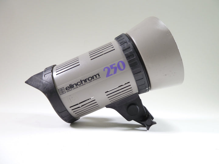 Elinchrom 250 AS-IS for Parts or Repair Studio Lighting and Equipment Elinchrom 41824615