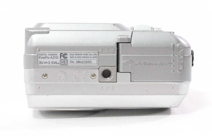 Fuji A210 Digital Camera 3x Zoom 3.2mp Digital Cameras - Digital Point and Shoot Cameras Fujifilm 3MA03850