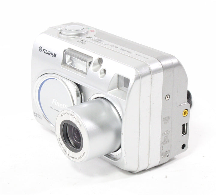 Fuji A210 Digital Camera 3x Zoom 3.2mp Digital Cameras - Digital Point and Shoot Cameras Fujifilm 3MA03850