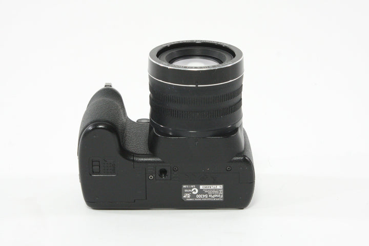 Fuji Finepix S4300 Digital Camera 14MP Digital Cameras - Digital Point and Shoot Cameras Fuji 2TL84963