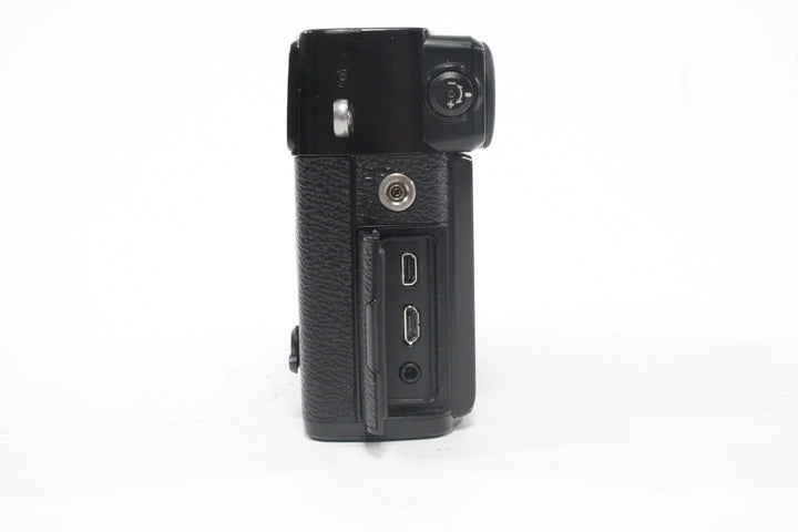 Fuji X Pro2 Digital Mirrorless Camera with Shutter Count 2,515 Digital Cameras - Digital Mirrorless Cameras Fuji 64050686