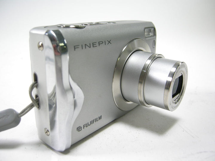 Fujifilm Finepix F20 6.3mp Digital Camera Digital Cameras - Digital Point and Shoot Cameras Fujifilm 6D840032