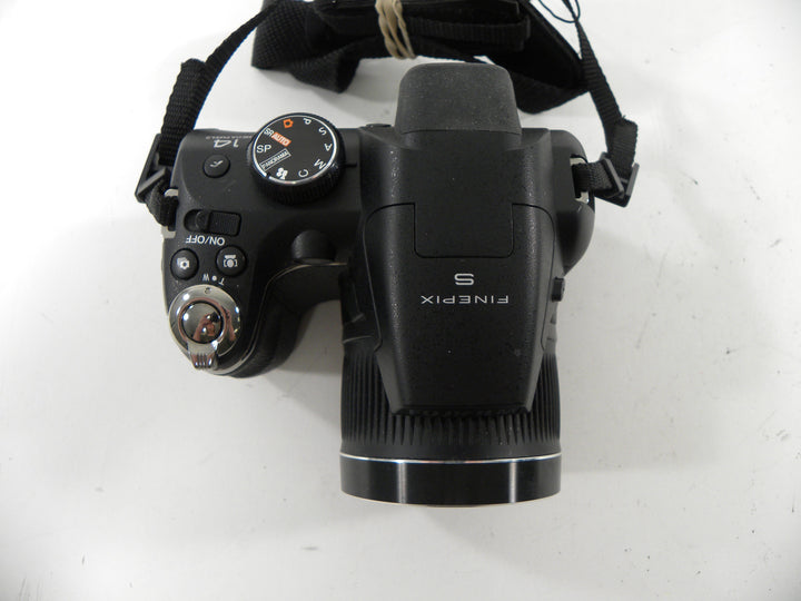 Fujifilm Finepix S4000 14mp Digital Camera Digital Cameras - Digital Point and Shoot Cameras Fujifilm 1TB50167