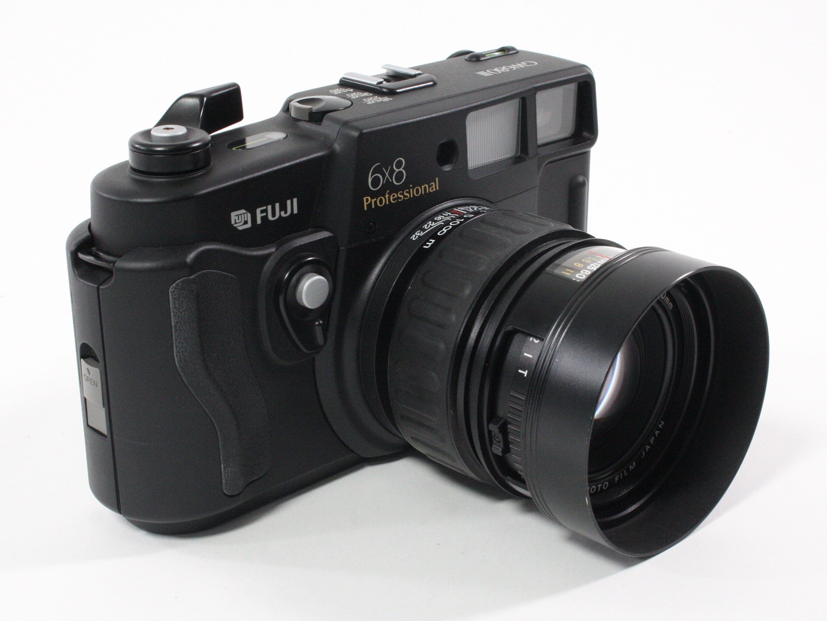 Fujifilm GW680 III Medium Format Rangefinder Camera with 204 Film