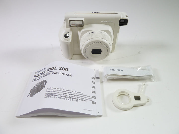 Appareil photo instantané Fujifilm INSTAX WIDE 300 - 16445795 | Darty Appareil photo instantané Fujifilm INSTAX WIDE 300 - 16445795 | Darty