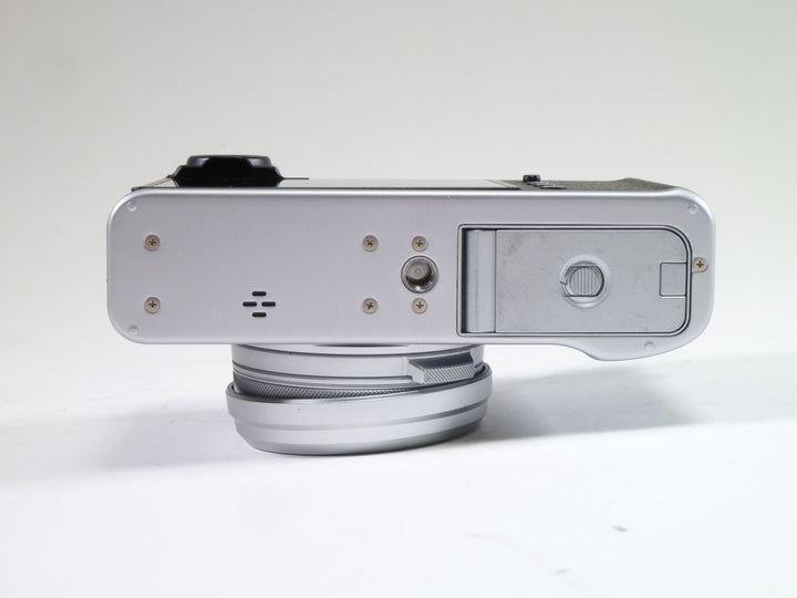 Fujifilm X100V Silver Shutter Count 3300 Camera Exchange