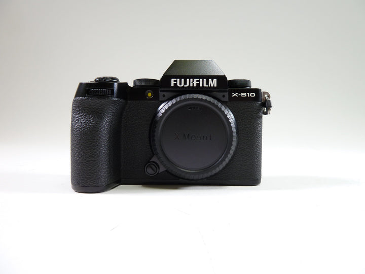 Fujifilm XS10 Body With a Shutter Count of 22,416 Digital Cameras - Digital Mirrorless Cameras Fujifilm 1D001753