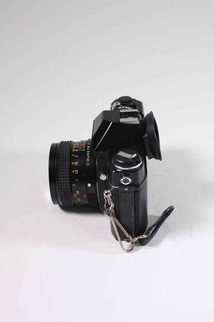 Konica Autoreflex TC 35mm film camera w/50mm f1.7 lens 35mm Film Cameras - 35mm SLR Cameras Konica 899050