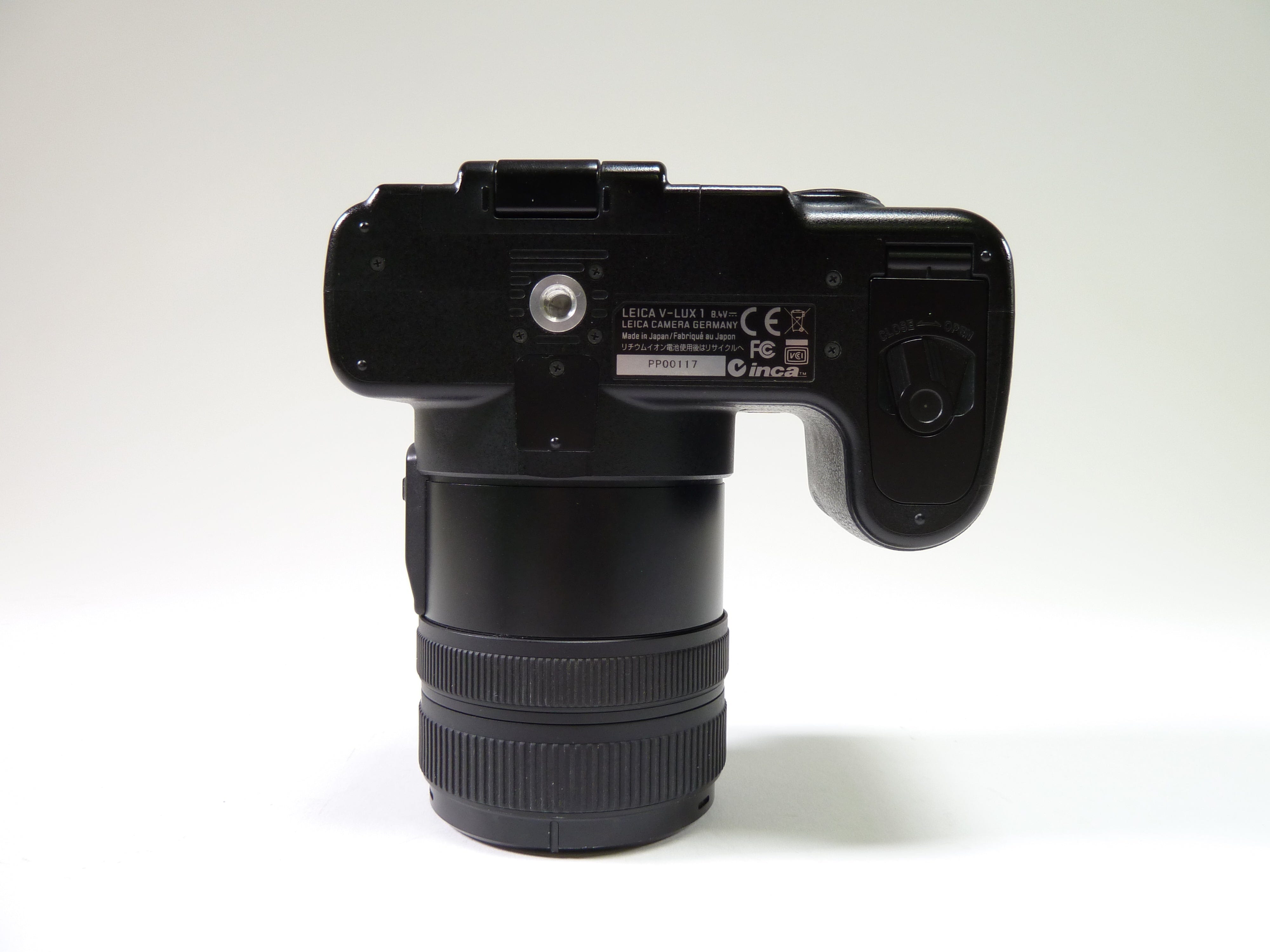 Leica V-Lux 1 w/ Accessories – Camera Exchange