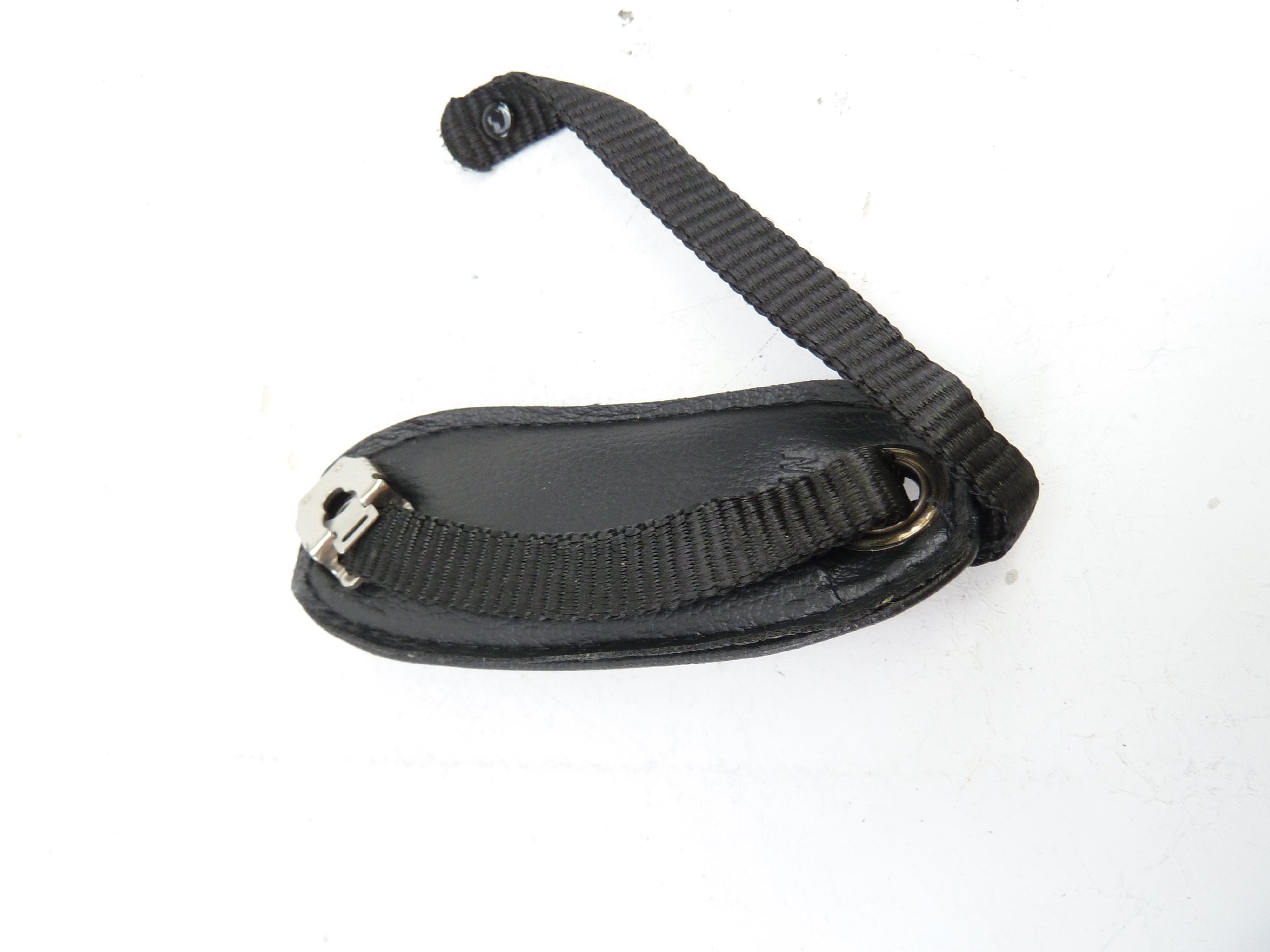 Mamiya 645 Pro/Super Wrist Strap – Camera Exchange