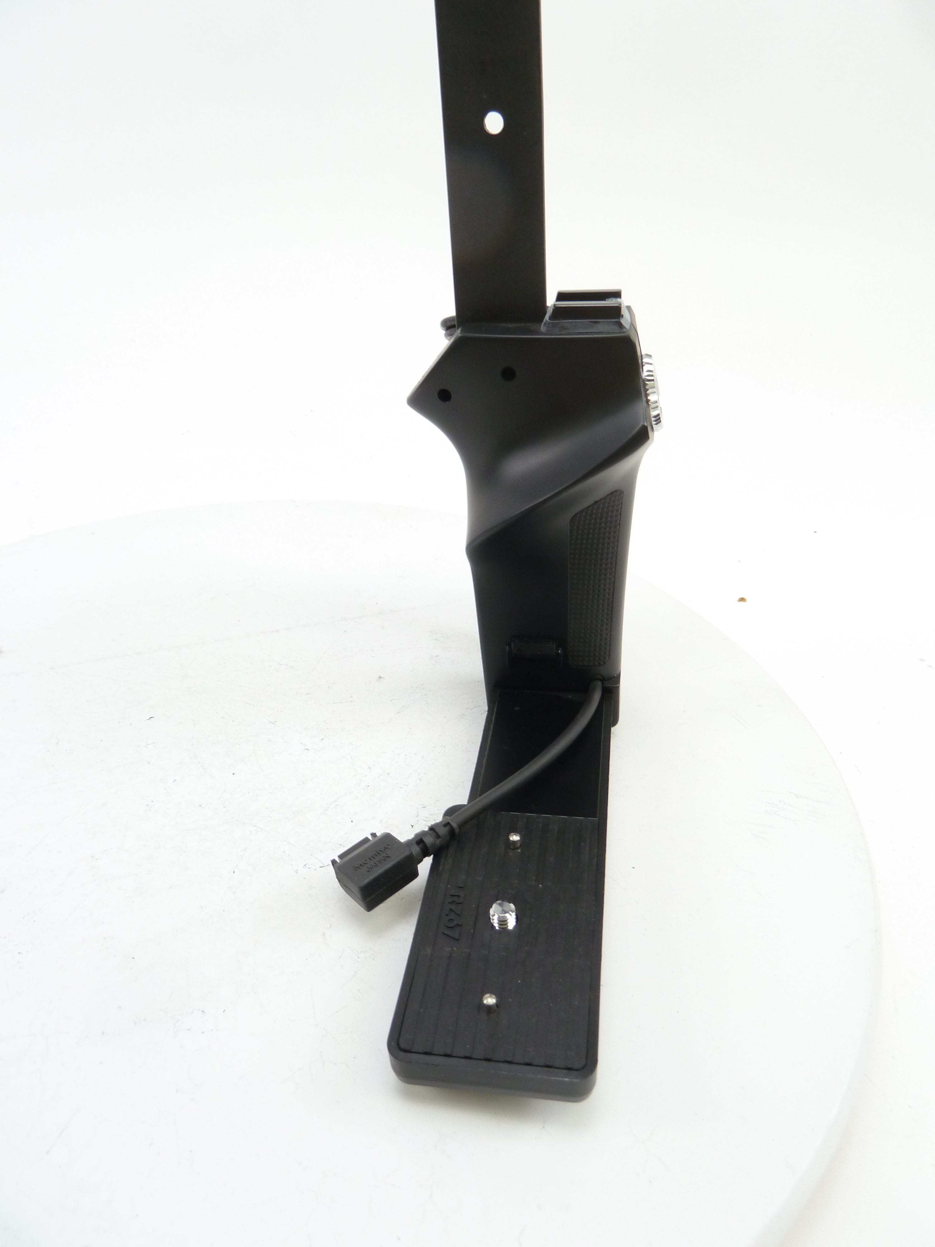 Mamiya RZ67 Left Hand Grip with Extension Pole and Electro