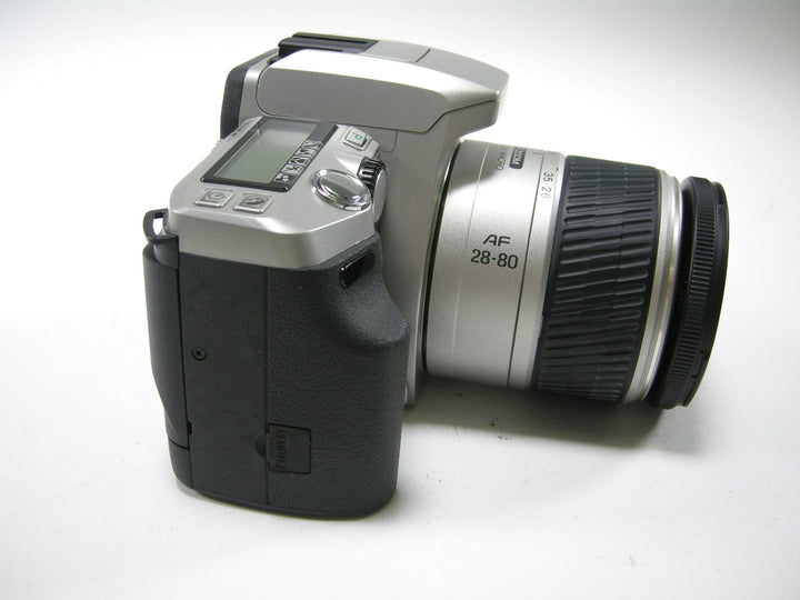 Minolta Maxxum 5 35mm SLR w/AF Zoom 28-80mm f3.5-5.6D 35mm Film Cameras - 35mm SLR Cameras - 35mm SLR Student Cameras Minolta 95200811