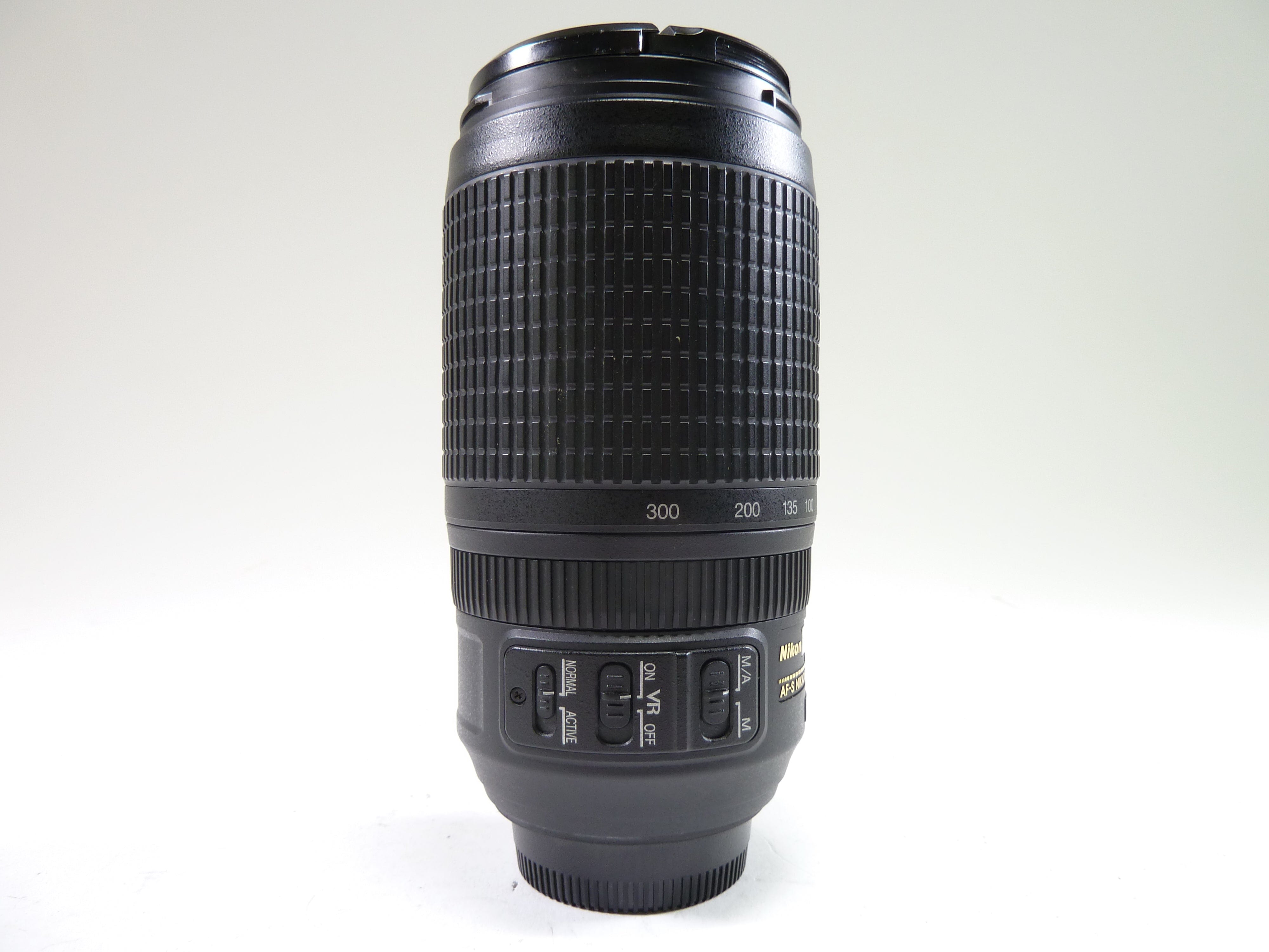 Nikon AF-S 70-300MM F4.5-5.6 G ED VR for Parts or Repair AS-IS