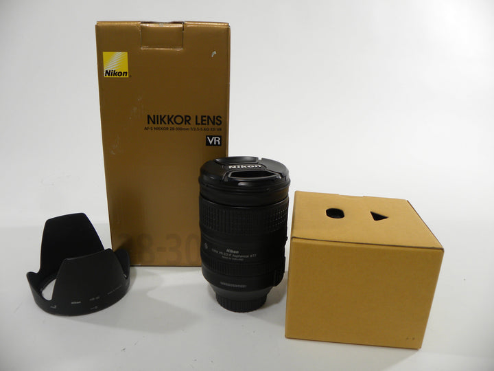 Nikon AF-S Nikkor VR ED IF 28-300mm f3.5-5.6G Lenses Small Format - Nikon AF Mount Lenses - Nikon AF Full Frame Lenses Nikon US56059702