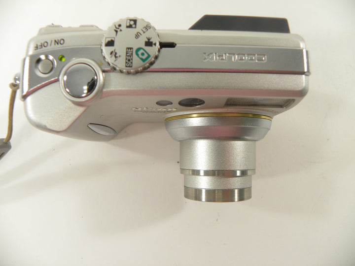 Nikon Coolpix E4200 4.0mp Digital Camera Digital Cameras - Digital Point and Shoot Cameras Nikon 3513905