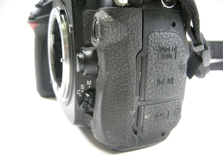 Nikon D200 10.2mp Digital SLR Body Only  AS IS  NO RETUNS!! shutter ct. 85,586 Digital Cameras - Digital SLR Cameras Nikon 3172689