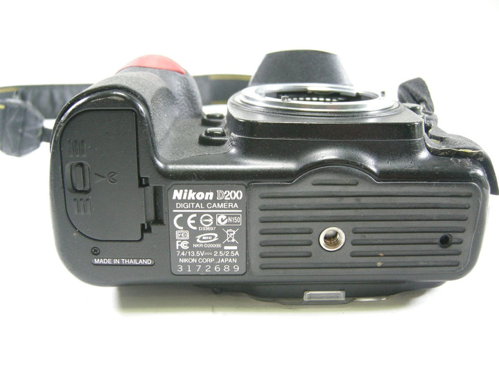 Nikon D200 10.2mp Digital SLR Body Only  AS IS  NO RETUNS!! shutter ct. 85,586 Digital Cameras - Digital SLR Cameras Nikon 3172689