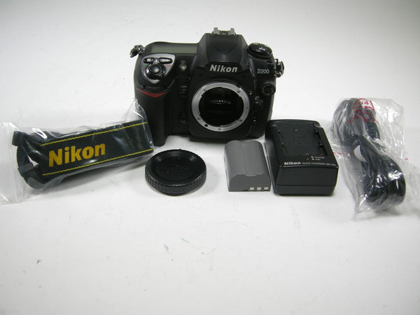 Nikon D200 10.2mp Digital SLR Body Only Shutter Ct. 30,455 Digital Cameras - Digital SLR Cameras Nikon 3191796