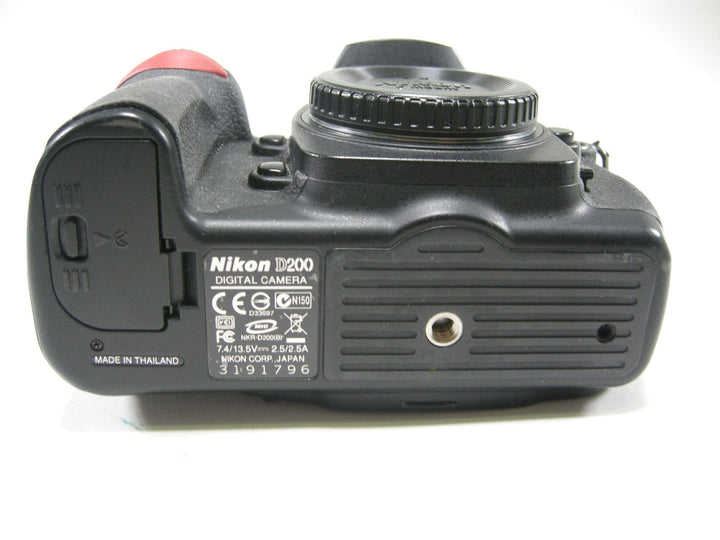 Nikon D200 10.2mp Digital SLR Body Only Shutter Ct. 30,455 Digital Cameras - Digital SLR Cameras Nikon 3191796