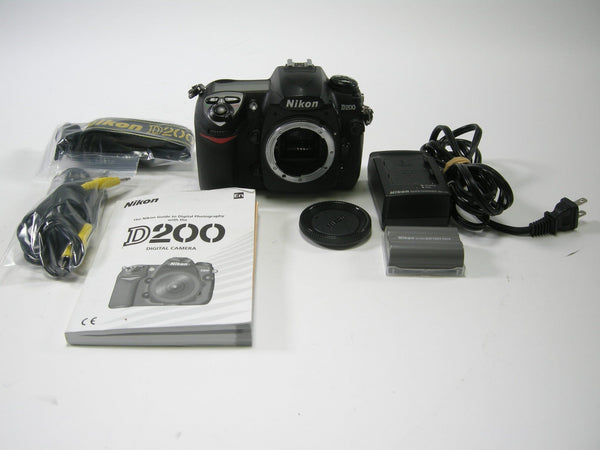 Nikon D200 10.2mp Digital SLR Body only Shutter Ct. 9,211 Digital Cameras - Digital SLR Cameras Nikon 3134641
