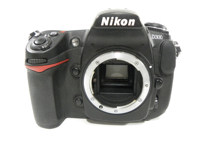 Nikon D300 12.3mp Digital SLR Body w/Aquatica Digital Housing Digital Cameras - Digital SLR Cameras Nikon 3025307