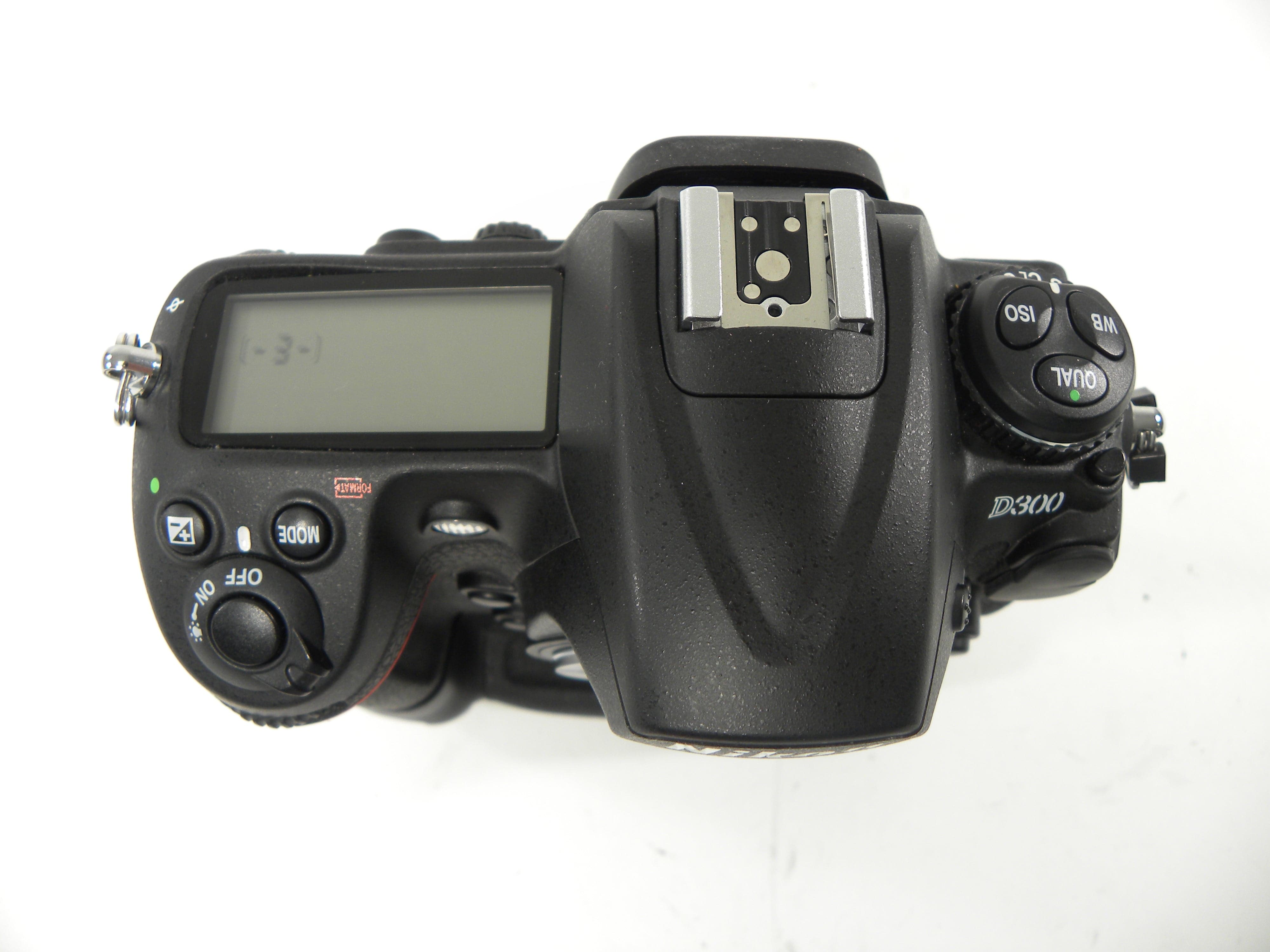 Nikon D300＋MB D10 Nikon D300 12.3mp Digital SLR Body w/MB-D10 Grip Shutter Ct. 2,301