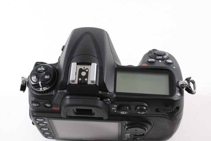 Nikon D300 Body w/Grip Shutter Count 5817 AS-IS Digital Cameras - Digital SLR Cameras Nikon 3141260