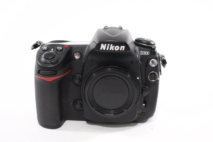 Nikon D300 Body w/Grip Shutter Count 5817 AS-IS Digital Cameras - Digital SLR Cameras Nikon 3141260