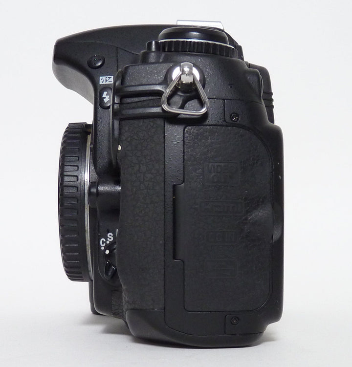 Nikon D300 with 18-135mm Lens  - Shutter Count 78113 Digital Cameras - Digital SLR Cameras Nikon US2754165