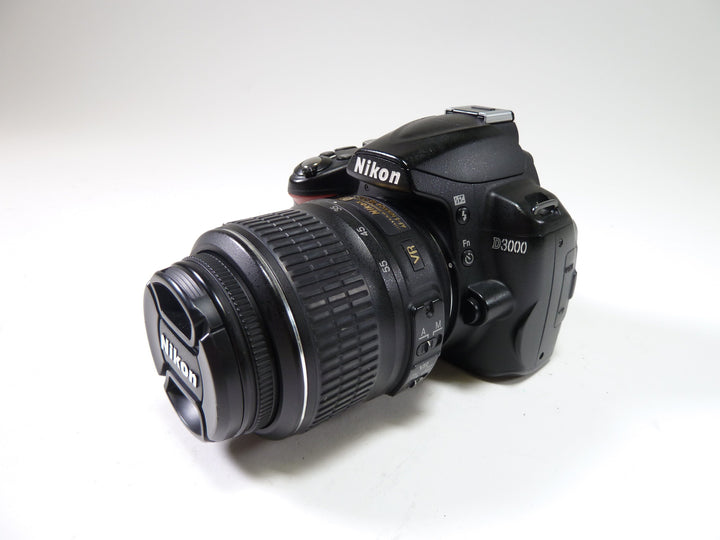 Nikon D3000 w/ 18-55mm f/3.5-5.6G  Shutter Count 19,909 Digital Cameras - Digital SLR Cameras Nikon 3496233