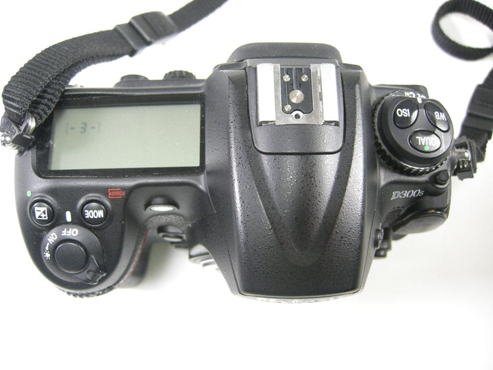 Nikon D300s 12.3mp Digital SLR Body only Shutter Ct. 11,590 Digital Cameras - Digital SLR Cameras Nikon 3047447