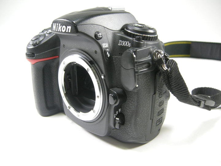 Nikon D300s 12.3mp Digital SLR Body only Shutter Ct. 11,590 Digital Cameras - Digital SLR Cameras Nikon 3047447