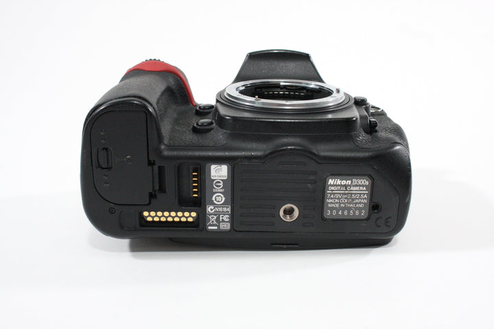 Nikon D300s Body for Parts or Repair Digital Cameras - Digital SLR Cameras Nikon 3046562