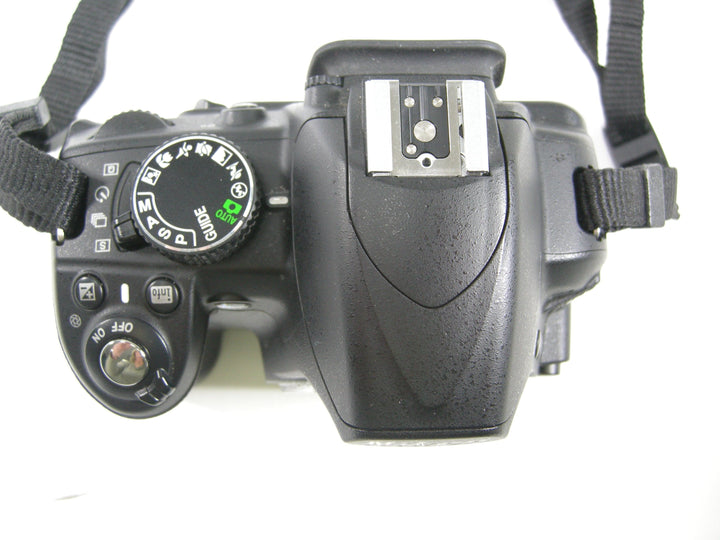 Nikon D3100 14.2mp Digital SLR Body Only Shutter Ct. 4,892 Digital Cameras - Digital SLR Cameras Nikon 3152076