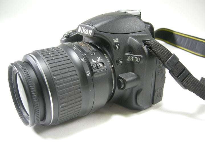 Nikon D3100 14.2mp Digital SLR w/AF-S  DX ED 18-55 f3.5-5.6G II Digital Cameras - Digital SLR Cameras Nikon 4097328