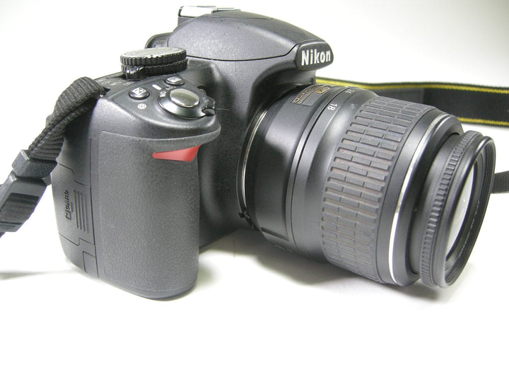 Nikon D3100 14.2mp Digital SLR w/AF-S  DX ED 18-55 f3.5-5.6G II Digital Cameras - Digital SLR Cameras Nikon 4097328