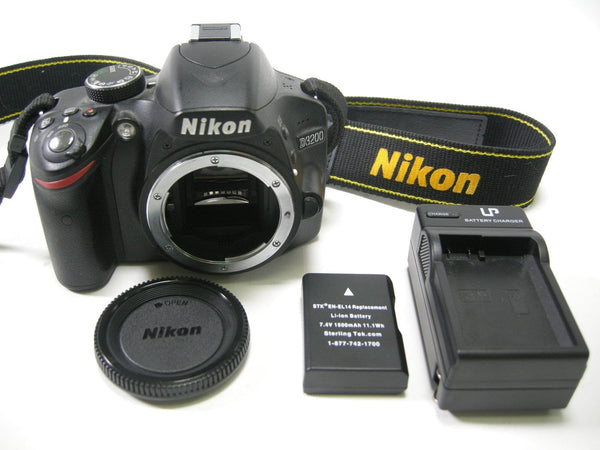 Nikon D3200 24.2mp Digital SLR Body Only Shutter Ct. 2,958 Digital Cameras - Digital SLR Cameras Nikon 3532466