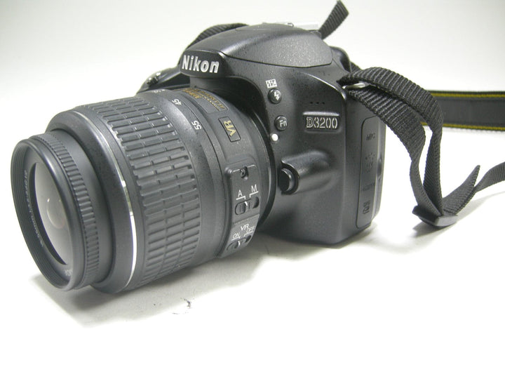 Nikon D3200 24.2mp Digital SLR w/18-55 DX VR  S/C 11,533 Digital Cameras - Digital SLR Cameras Nikon 3506197