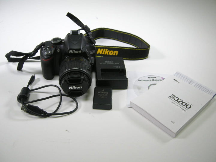 Nikon D3200 24.2mp Digital SLR w/AF-S 18-55 Shutter Ct. 6,854 Digital Cameras - Digital SLR Cameras Nikon 6887027