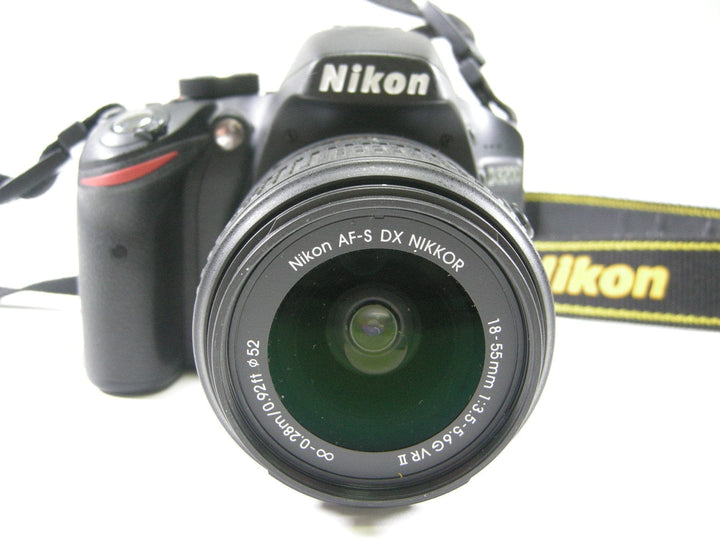 Nikon D3200 24.2mp Digital SLR w/AF-S 18-55 Shutter Ct. 6,854 Digital Cameras - Digital SLR Cameras Nikon 6887027
