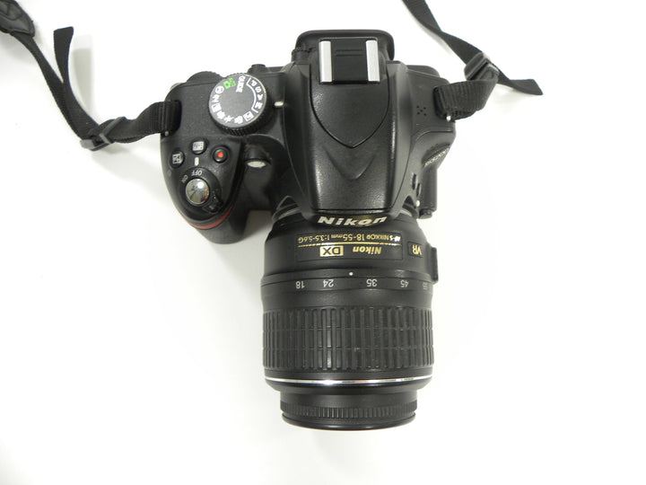 Nikon D3200 24.2mp Digital SLR w/AF-S Nikkor 18-55 DX Shutter Ct 