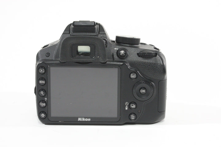 Nikon D3200 with AF-S DX 18-70mm F3.5-4.5 G ED - Shutter Count 3637 Digital Cameras - Digital SLR Cameras Nikon 3474286