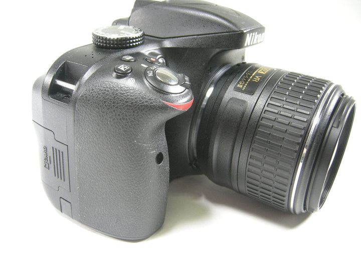 Nikon D3300 24.2mp Digital SLR w/18-55 Shutter Ct. 6,052 Digital Cameras - Digital SLR Cameras Nikon 3518152