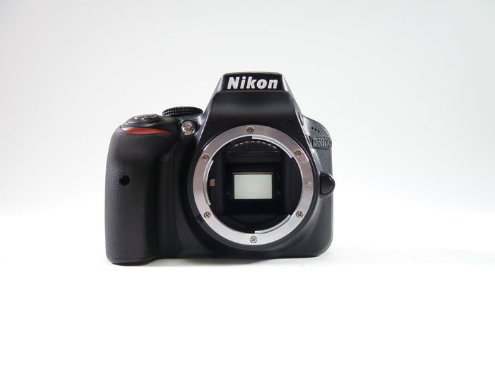 Nikon D3300 w/ 18-55mm Lens Shutter Count 324 Digital Cameras - Digital SLR Cameras Nikon 3792077